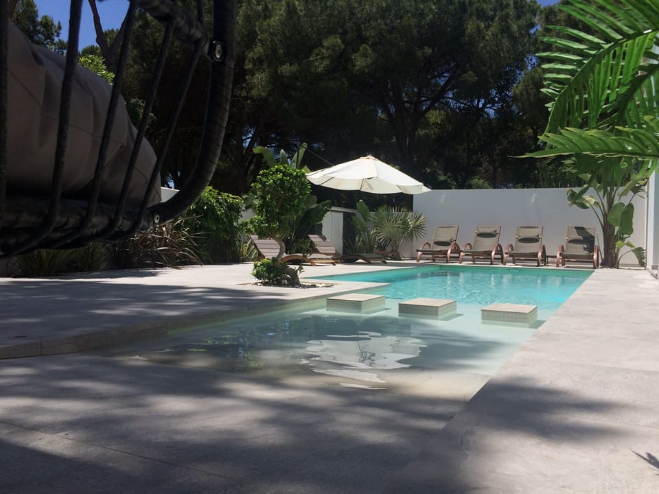 beach entry pool