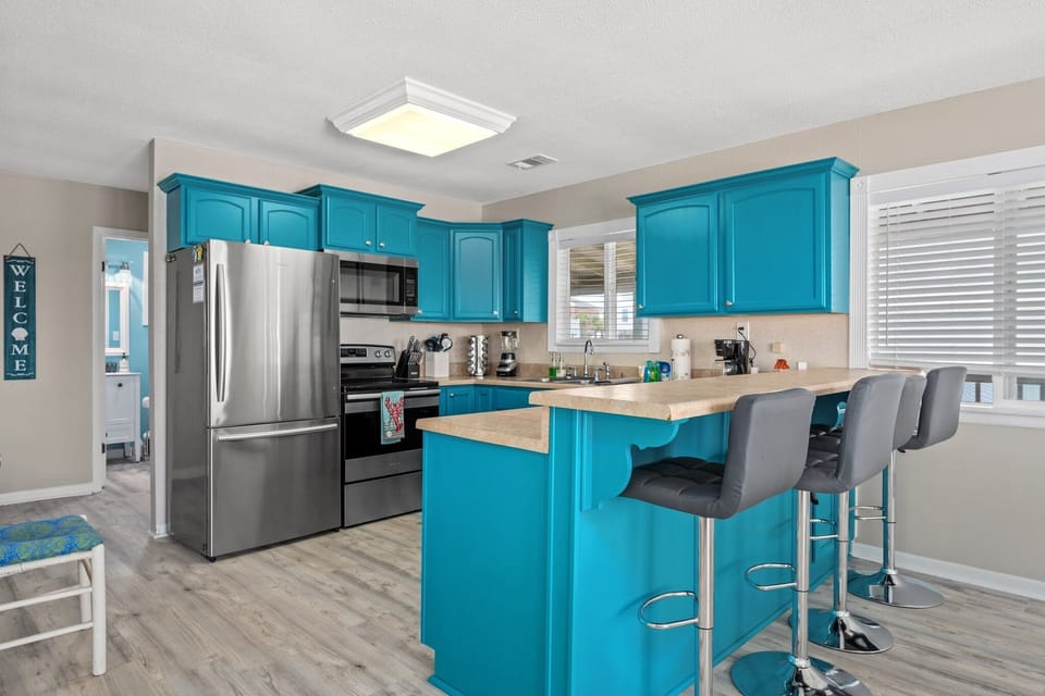 Bright and breezy Cape San Blas cottage! 