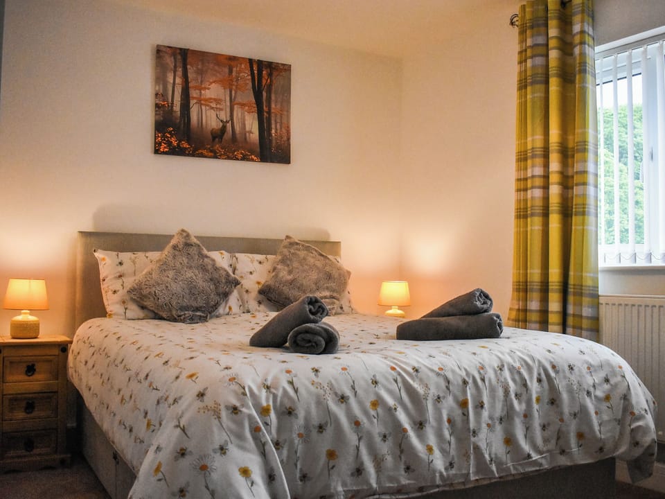 Double bedroom | Bumblebee Lodge - Staithes Chalet and Caravan Park, Staithes