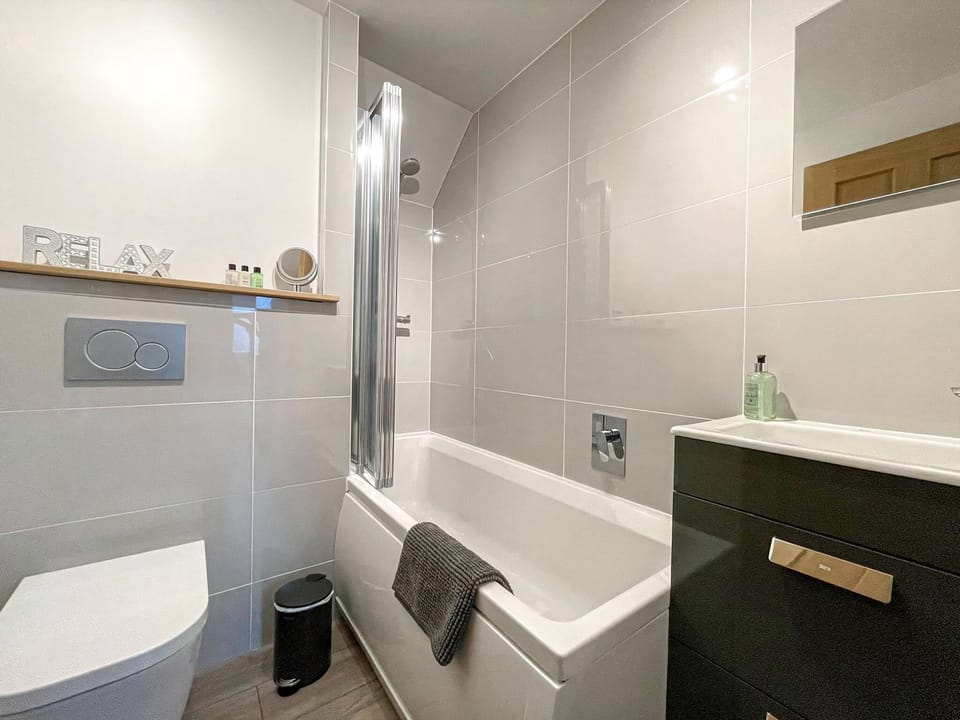 Bathroom | Willow Cottage, Sandwick