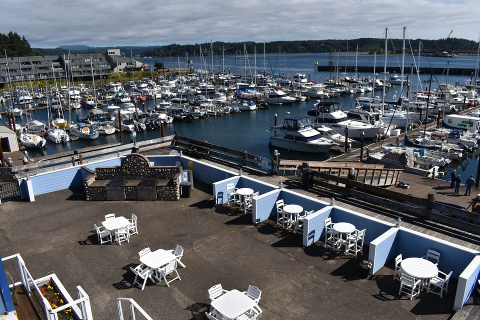 Crab cookers and BBQ grills available on the spacious patio. 