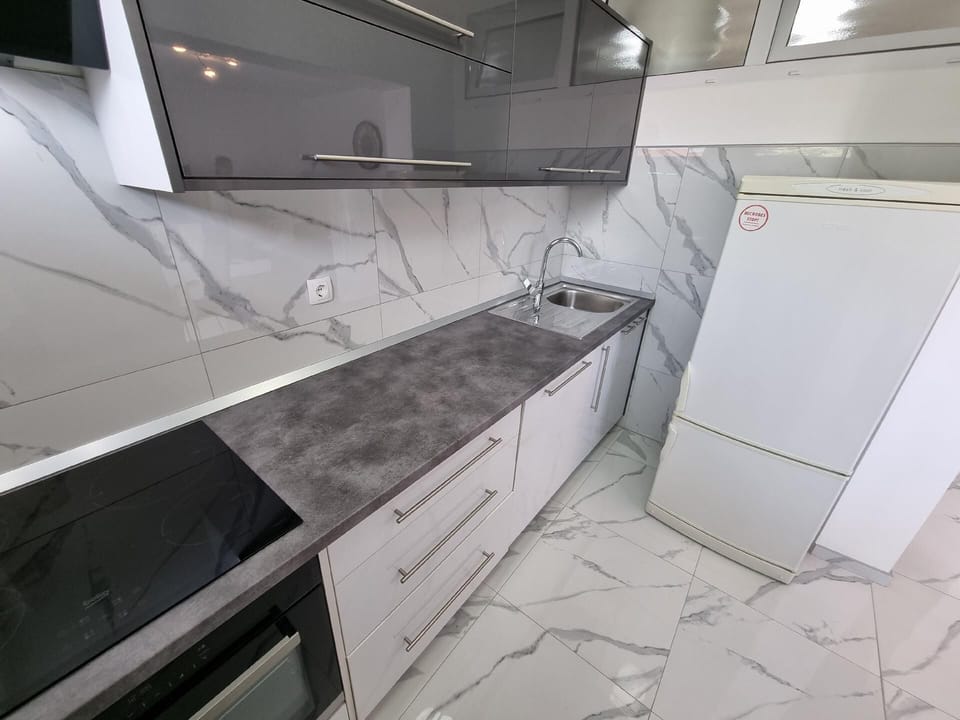 Kitchen area. kitchen