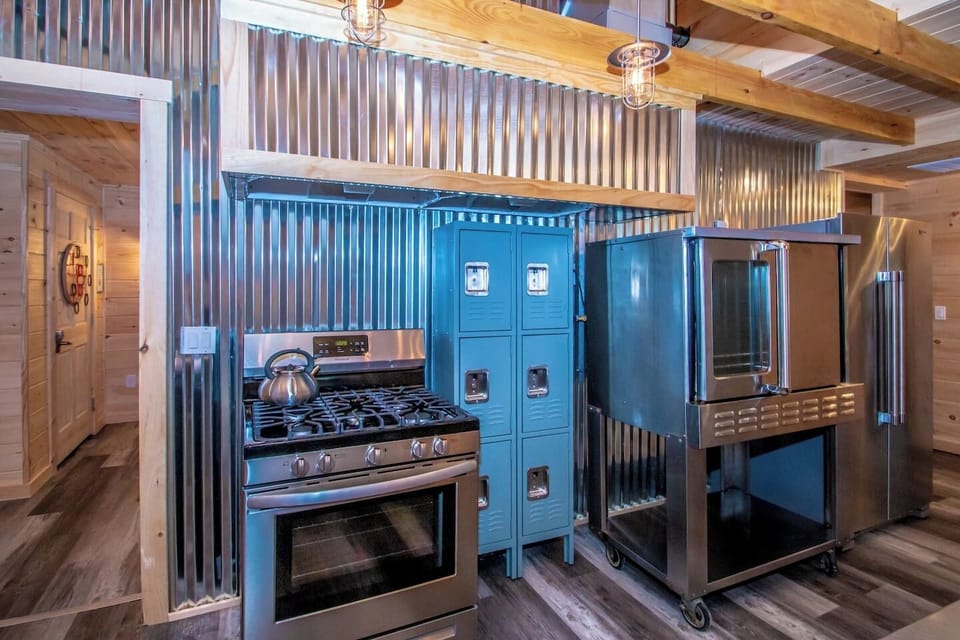 Commercial Kitchen 2 Ovens