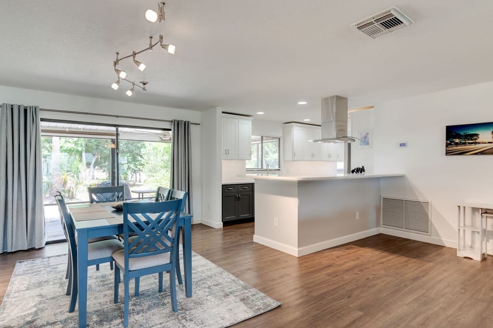 Dinning/ Kitchen 