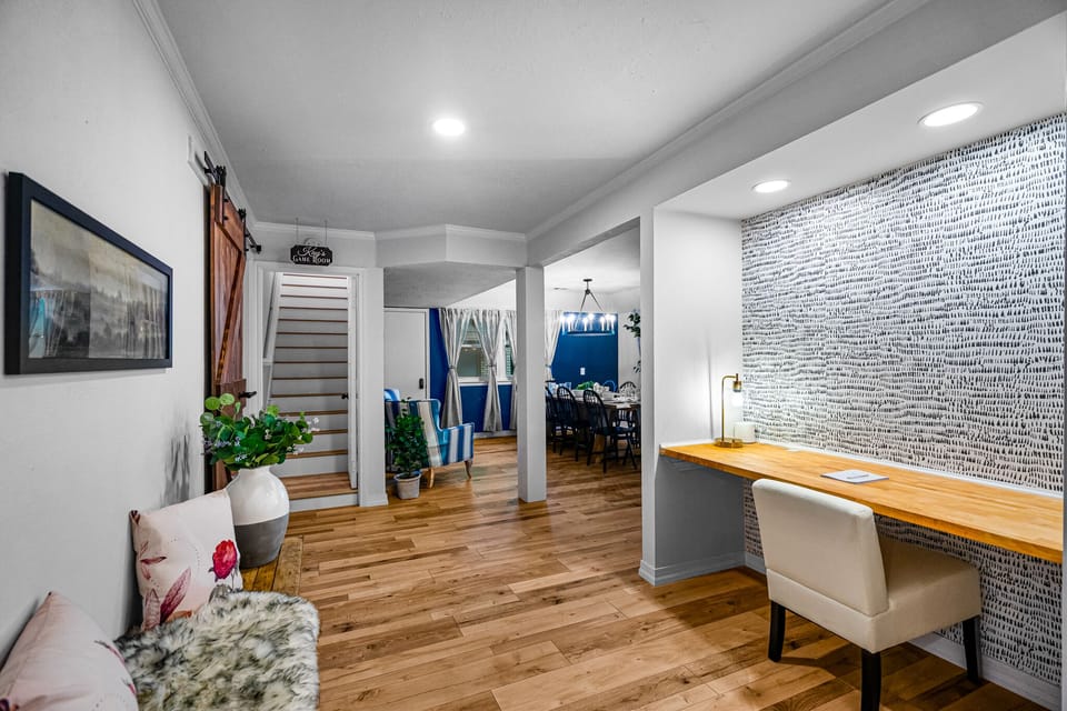 Secondary office space