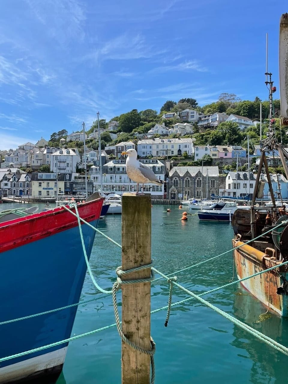 Looe Harbour, cafes, bars & restaurants all within 10 min walk down to town
