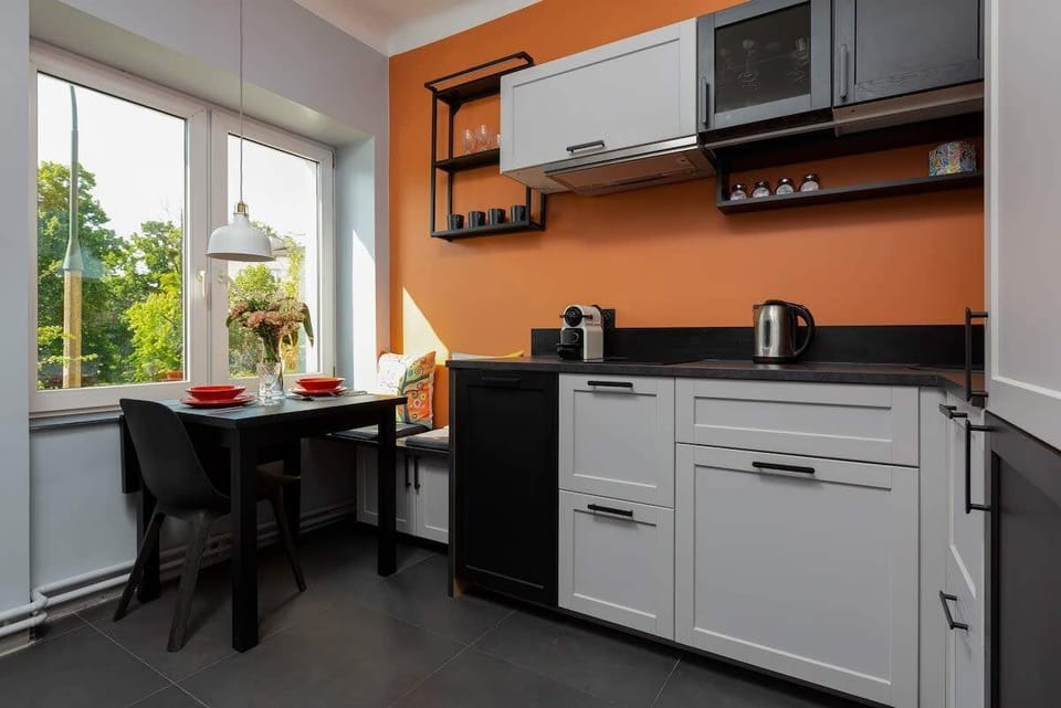 Independant kitchen with dining area