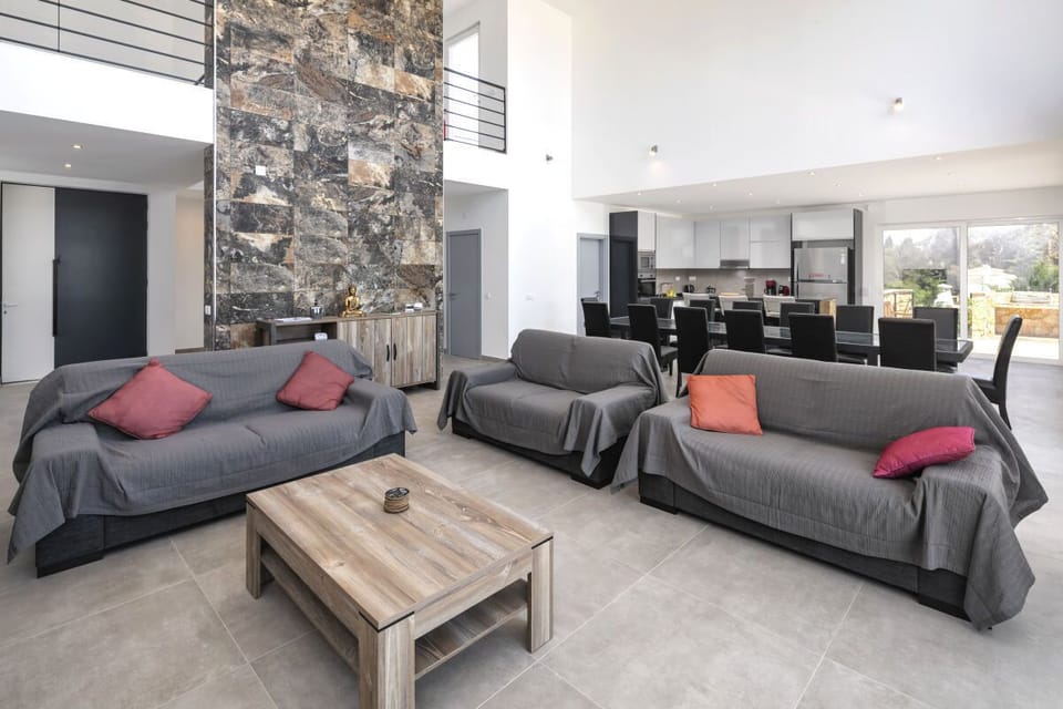Carvoeiro Rentals Villa Maritima lounge open plan