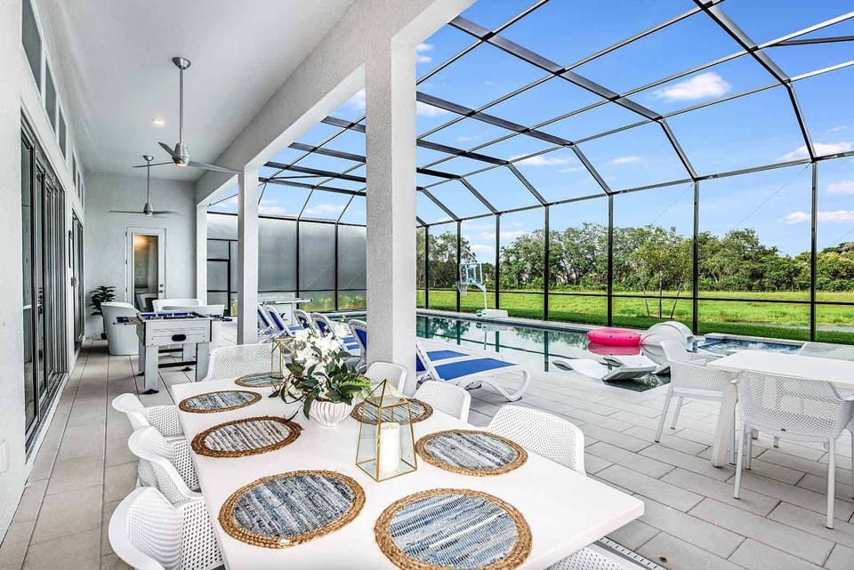 Private Pool & Patio