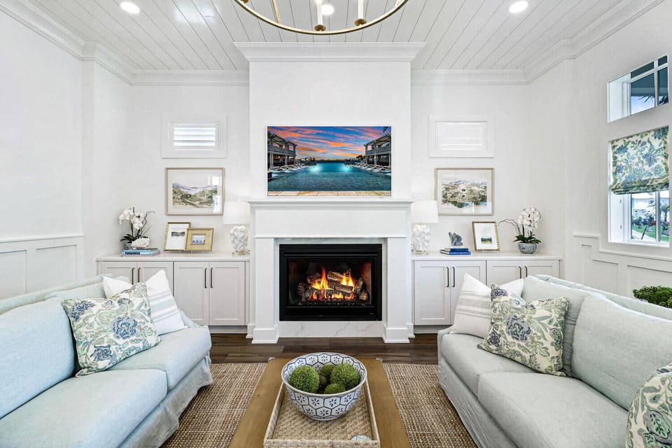 Living Area, 1st Floor