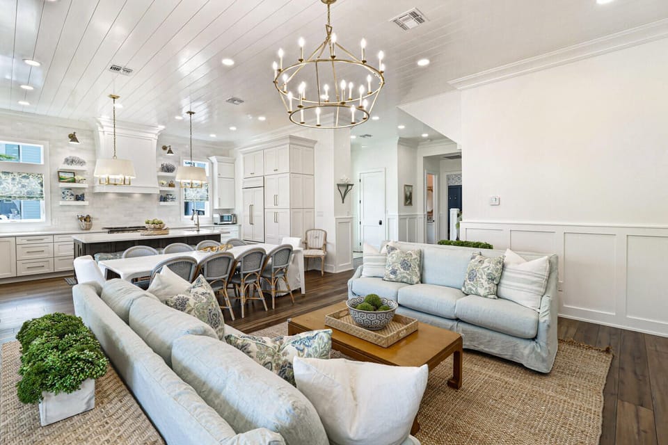 Living Area, 1st Floor