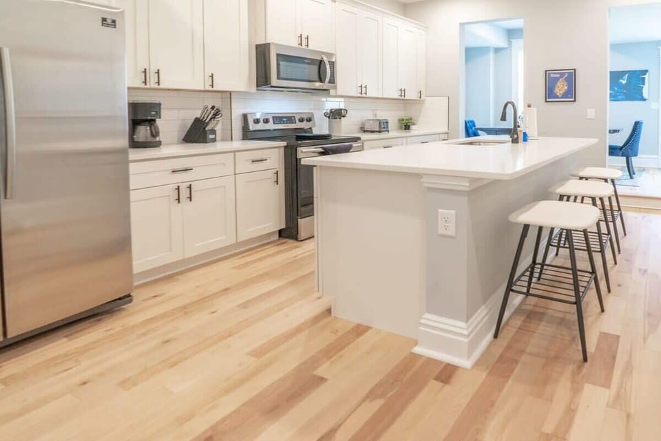 Townhouse #2 - Another beautiful kitchen.  Cooking competition anyone??