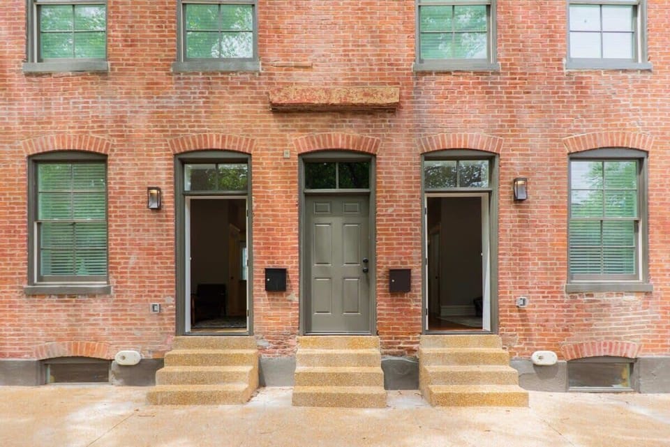 The whole building is yours!