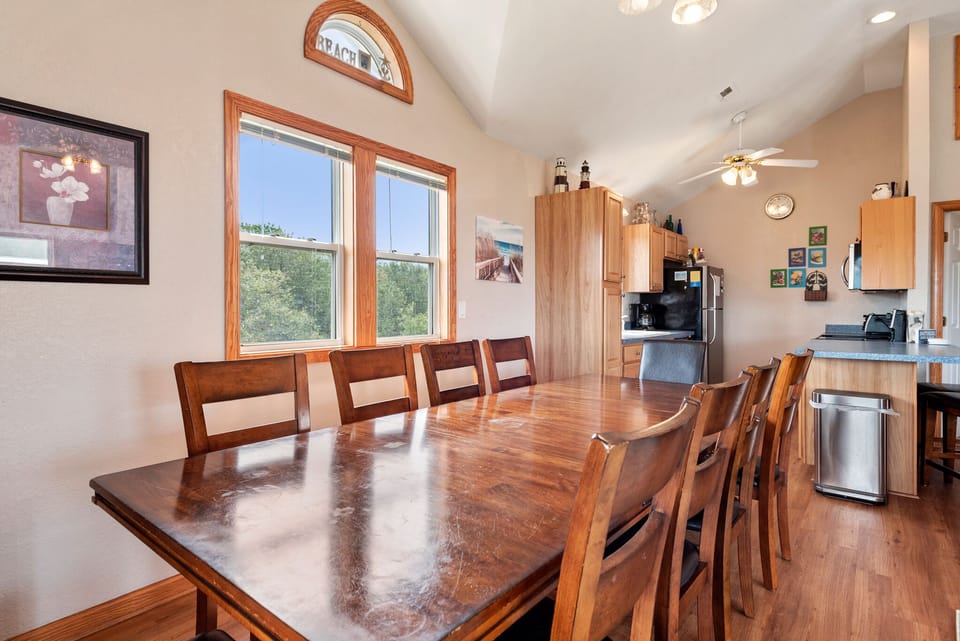OSJ16: Beach Happy | Top Level Dining Area