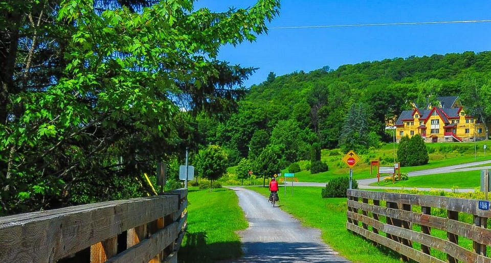 Découvrez la piste cyclable de 68 km Jacques-Cartier/Portneuf à 13 min