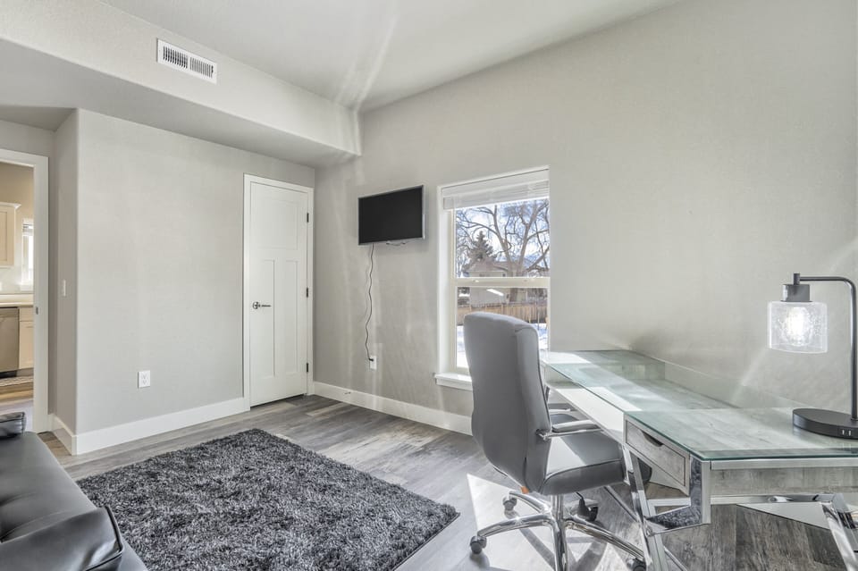 Bedroom 3 with Futon and Desk