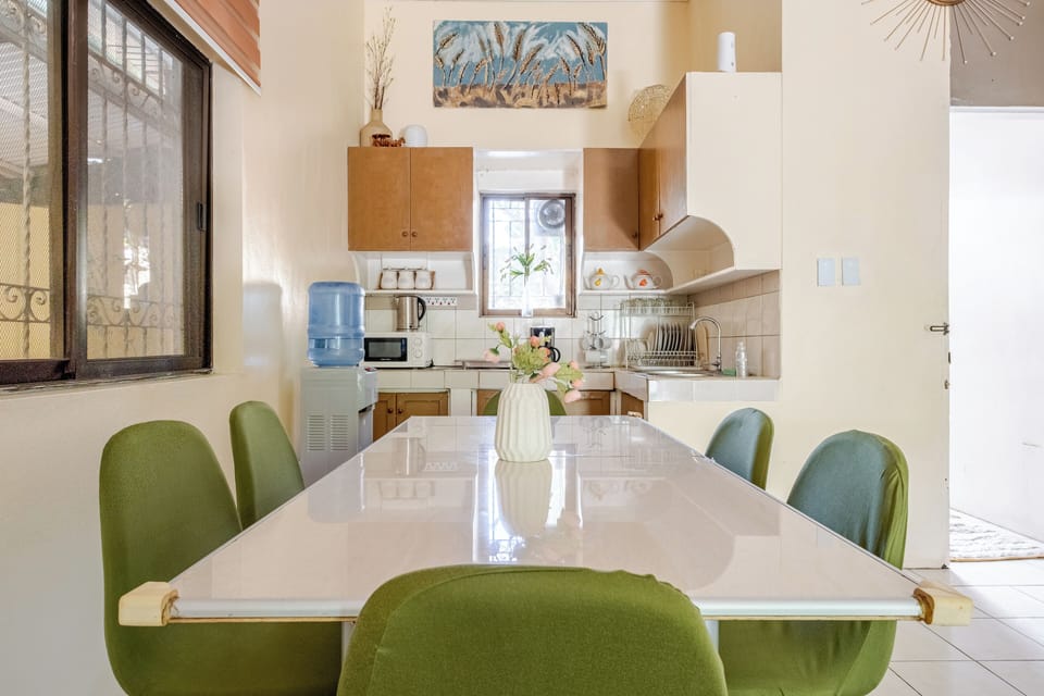 Includes the ff:
-Microwave
- Electric Kettle
- Coffee Maker
- Stove
- Fridge