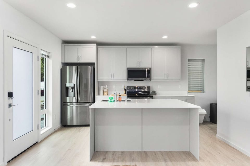 BUILDING KITCHEN