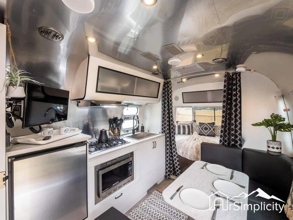 Cook up a delicious meal in the fully equipped kitchenette. Watch movies on the flat screen TV or stream tunes on the Bluetooth sound system.