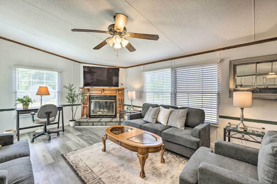 Livingston Vacation Rental | 3BR | 2BA | 1,738 Sq Ft | Stairs Required