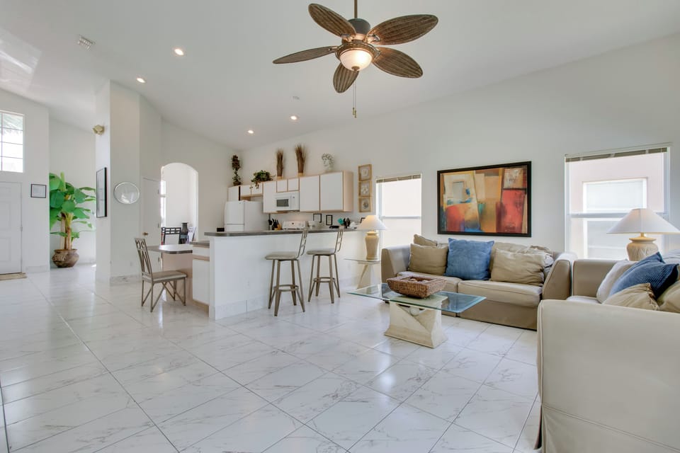 Main Living Space | Free WiFi | Smart TV | Sleeper Sofa