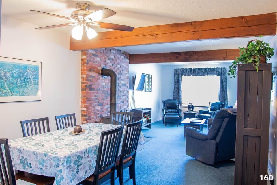 Living area has a 40-inch Flat Screen TV.
Dining area seats 6 comfortably.