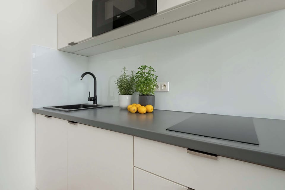 Modern, fully equipped kitchenette. 
