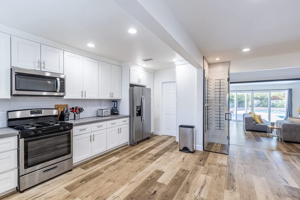 Large and open fully appointed kitchen with everything you need for making a great meal or cup of coffee :)