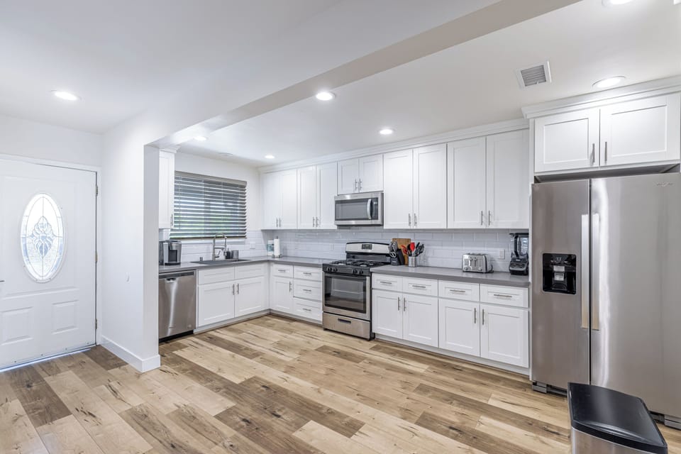 Large and open fully appointed kitchen with everything you need for making a great meal or cup of coffee :)