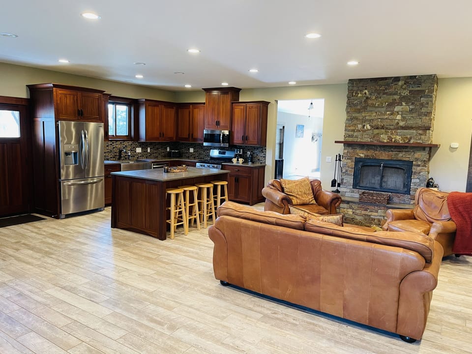 Great room perfect for entertaining! 