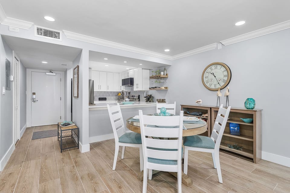 Newly Renovated open plan living area 