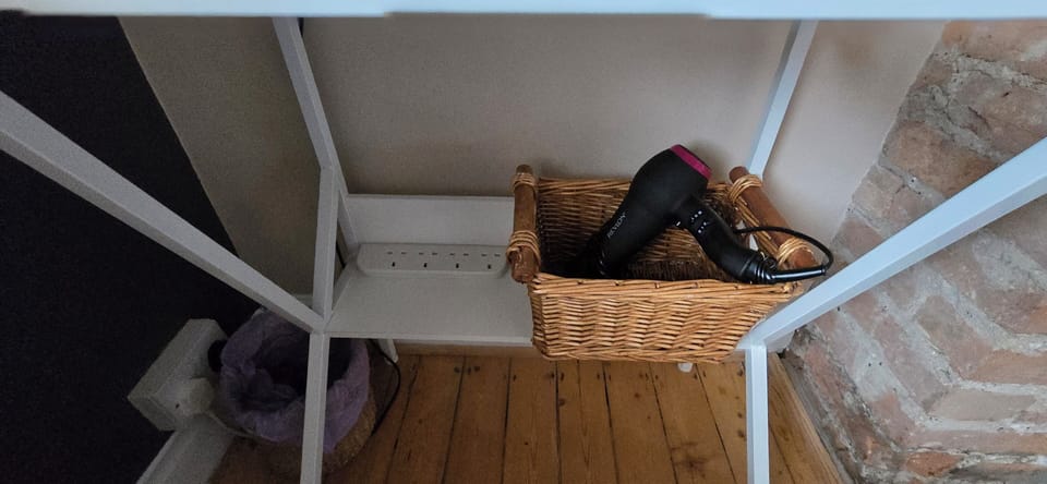 Master Bedroom, Hairdryer (Also in Garden Bedroom)