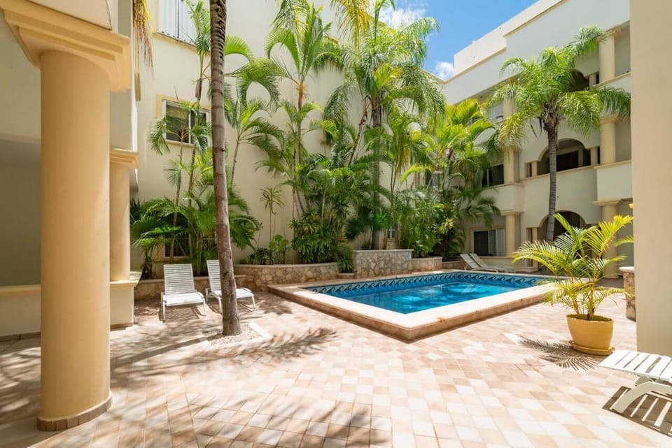 Outdoor Communal Pool