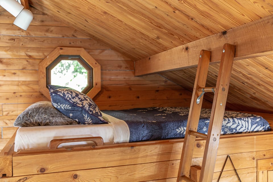 Queen bed