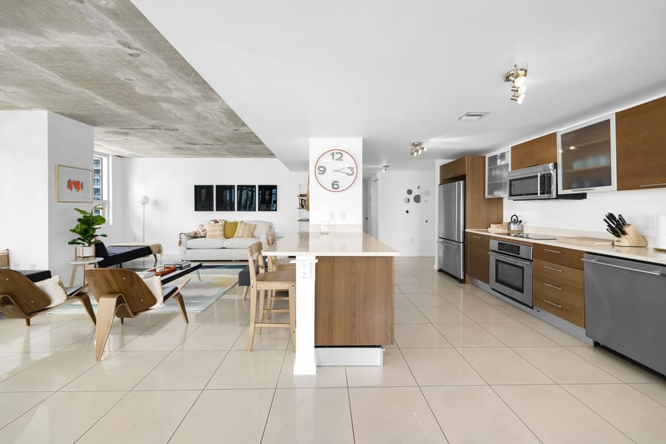 Fully-equipped open kitchen!