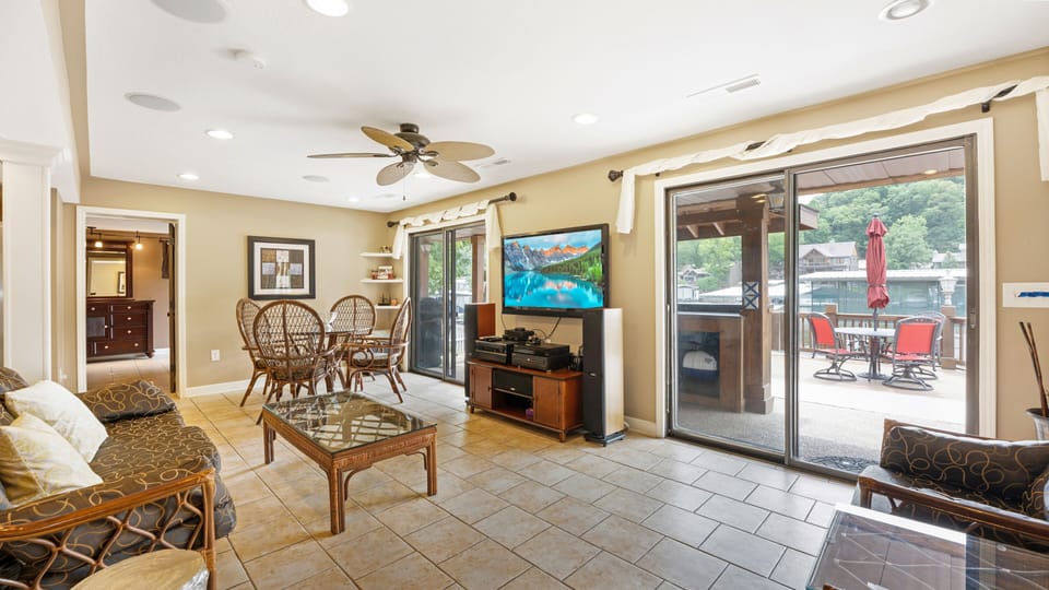Tiled lower floors help keep things nice and cool during those hot summer days.