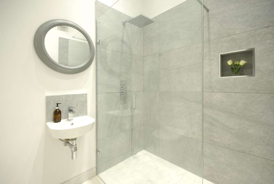 Bathroom 2 The Emperador bathroom