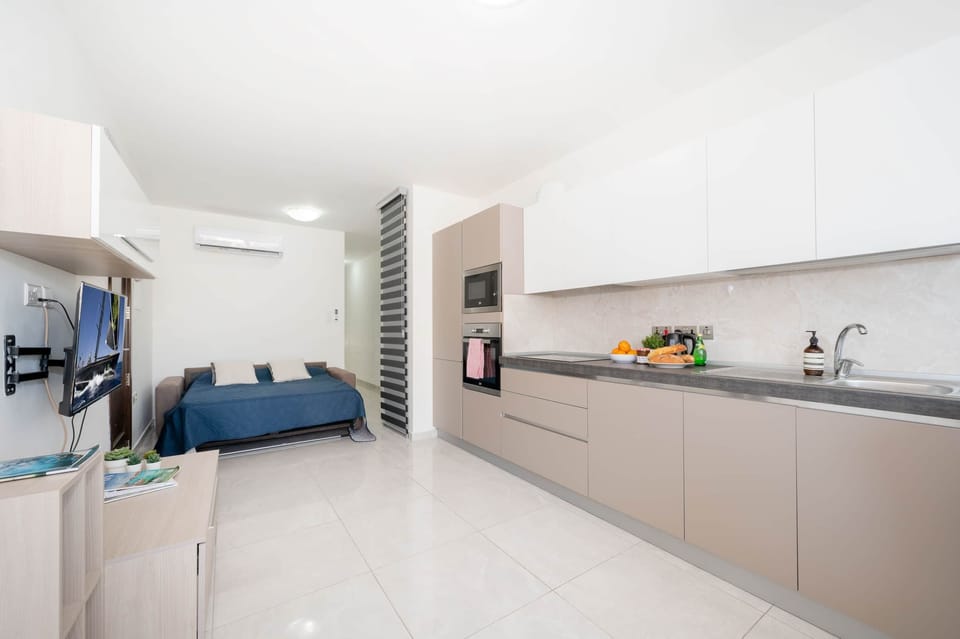 Kitchen/Living/Dining Ph 12 (2)