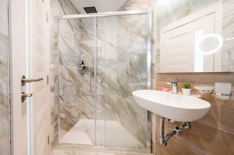 Bathroom (2)