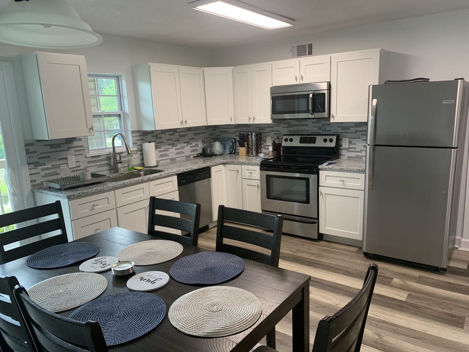 Fully equipped kitchen with all the essentials and 40 inch smart tv!