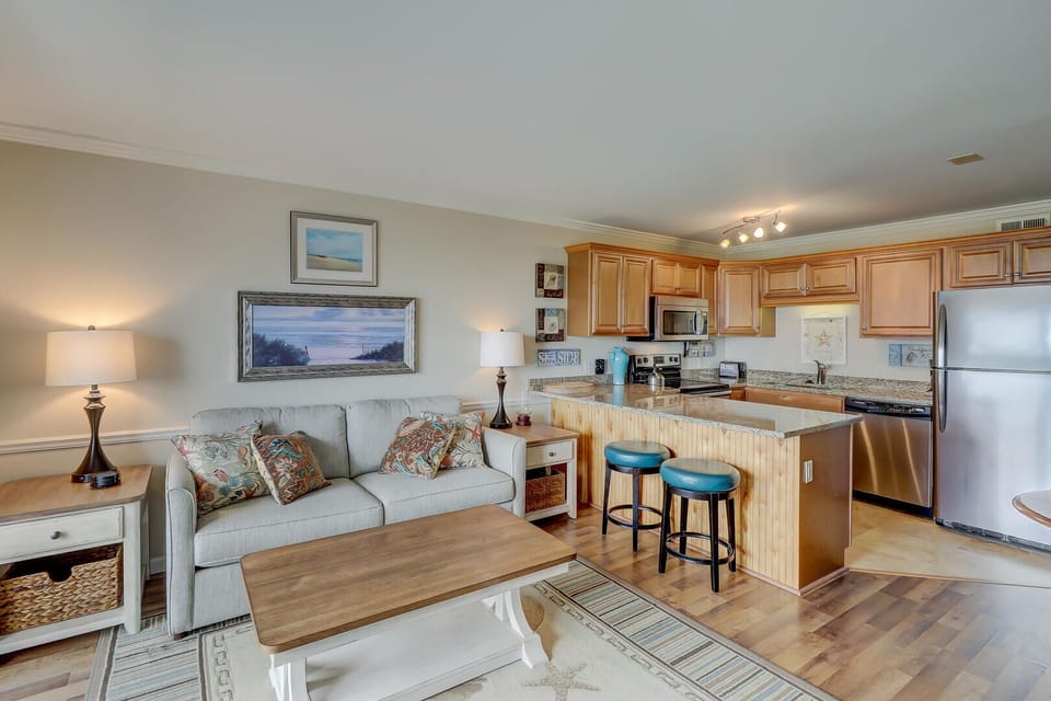 Livingroom with Flat Screen TV