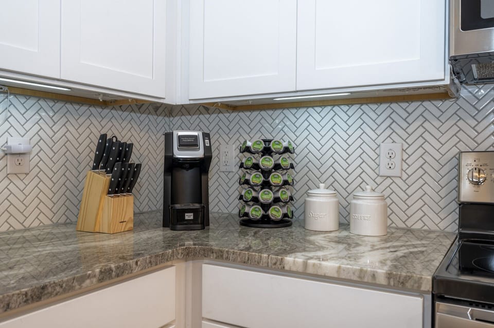 Keurig coffee maker with free coffee pods