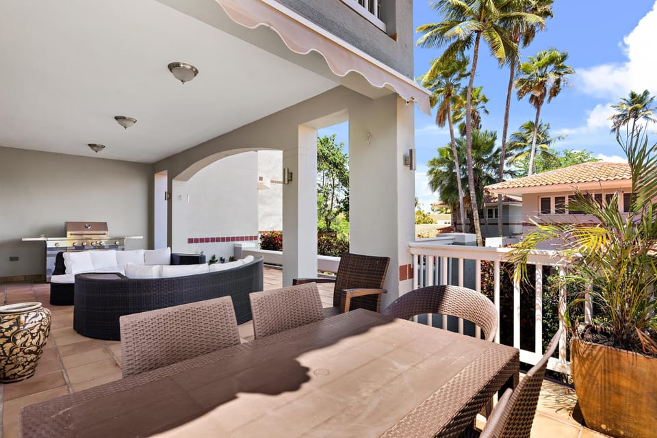 Huge, retractable awning for shade and comfort
