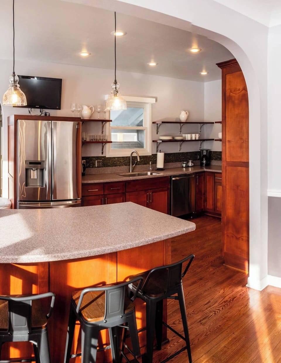 Breakfast bar and kitchen