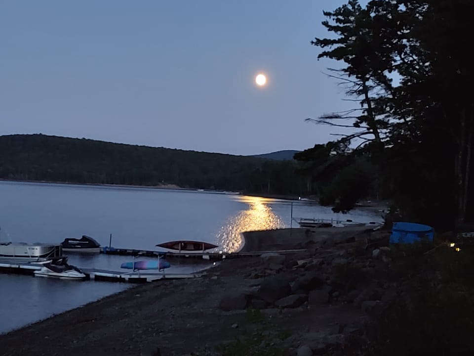 moon  reflection on lake