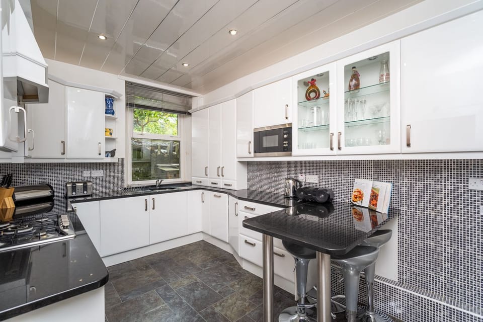 A good sized kitchen can be found on the 1st floor at the rear of the property