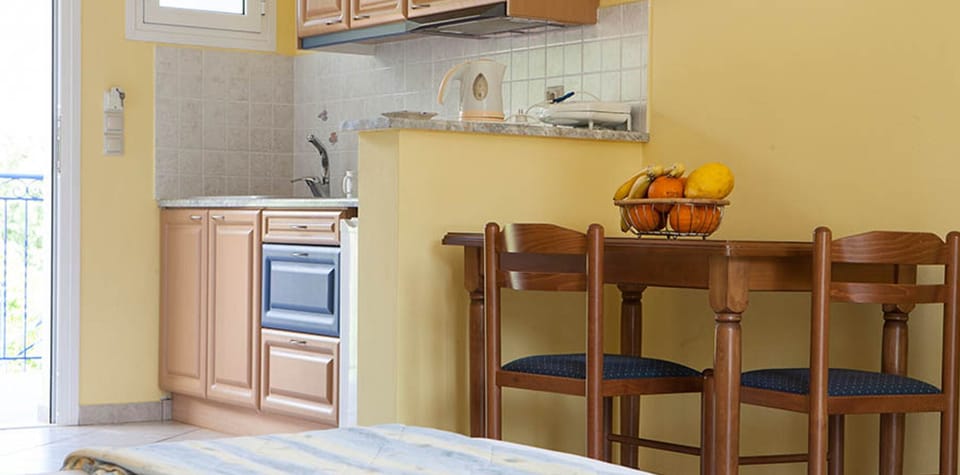 Kefalonia, Water side studios: There is a kitchenette in each studio