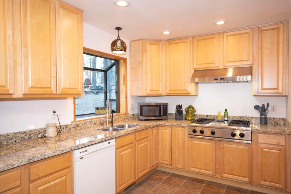 kitchen (2)