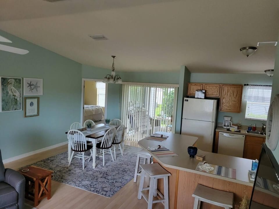 Kitchen & Dining Room