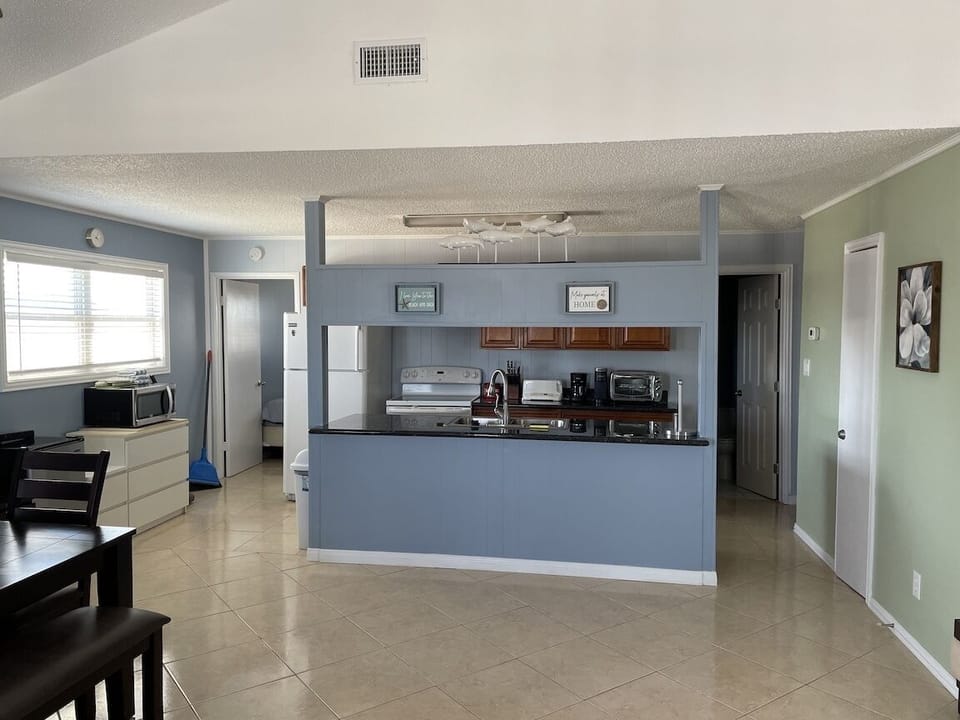 Bar / Sink